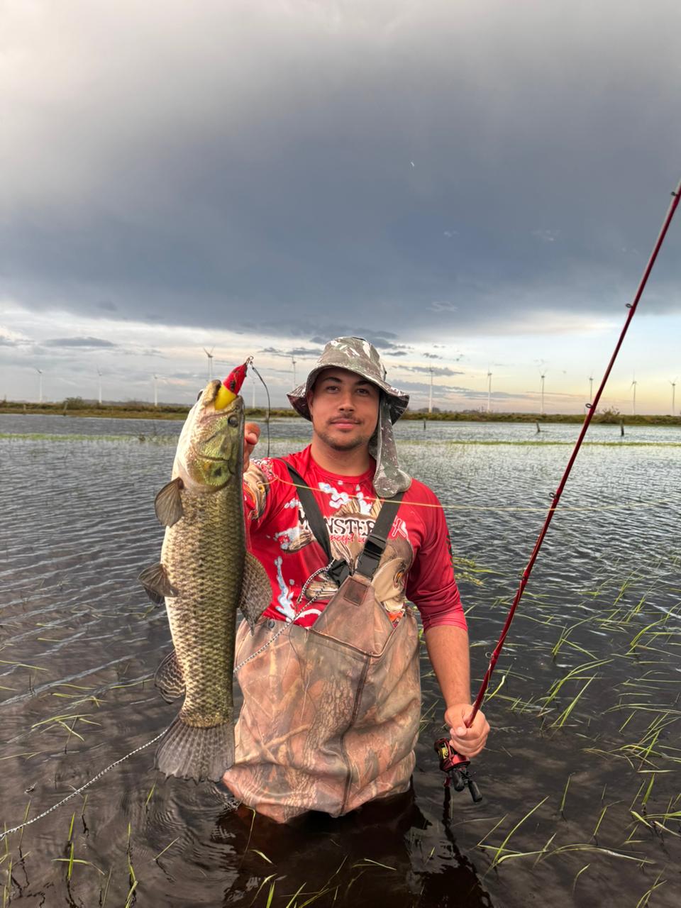 Cliente Robaleiros do Sul com robalo pescado
